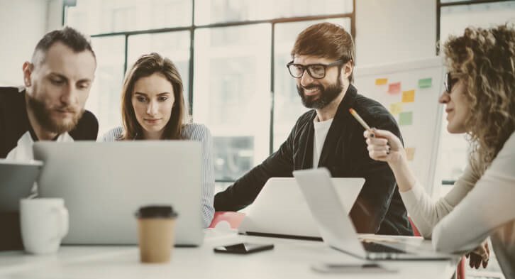 ventajas de trabajar y estudiar a la vez