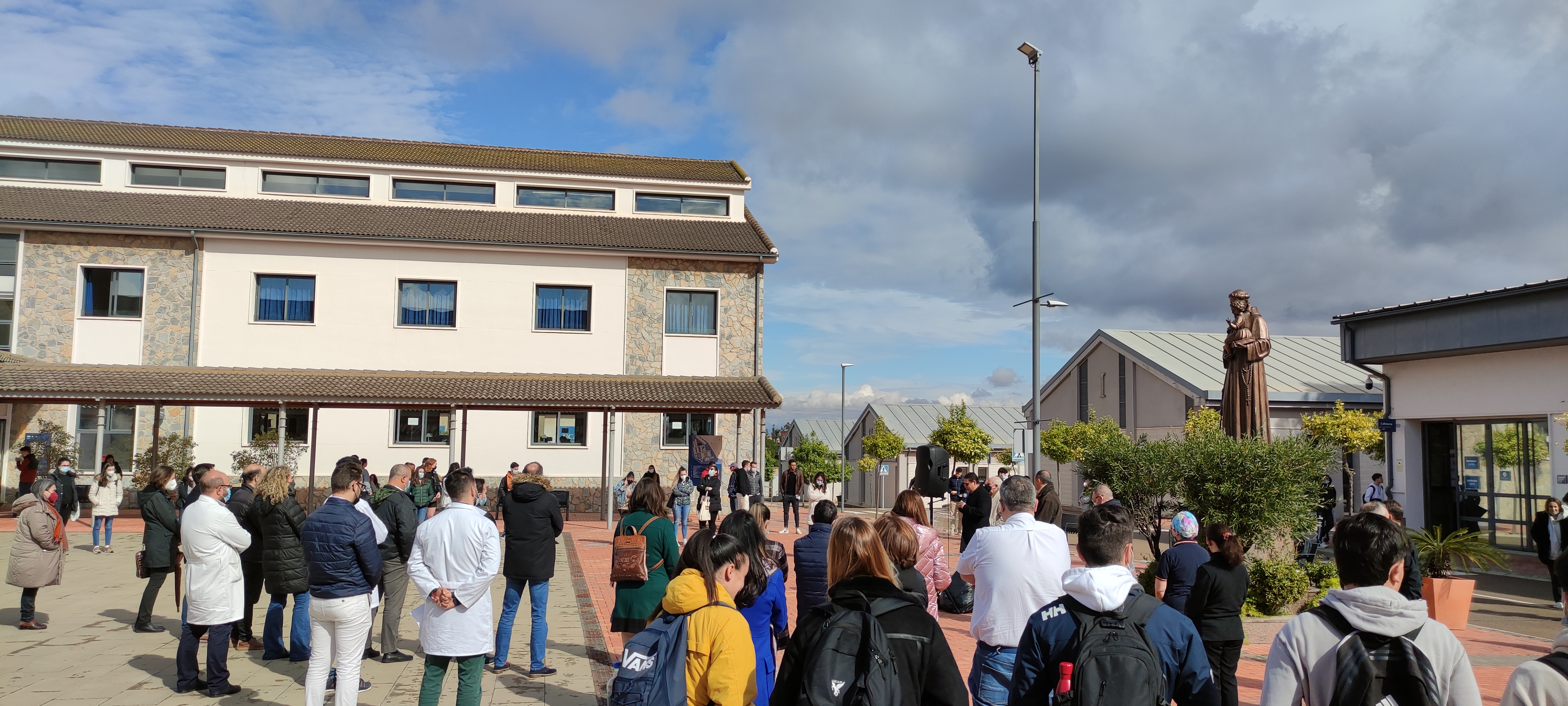 Asistentes al acto en el Campus de Cartagena.