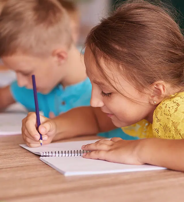 maestro-de-educacion-infantil-estudiantes-ucam