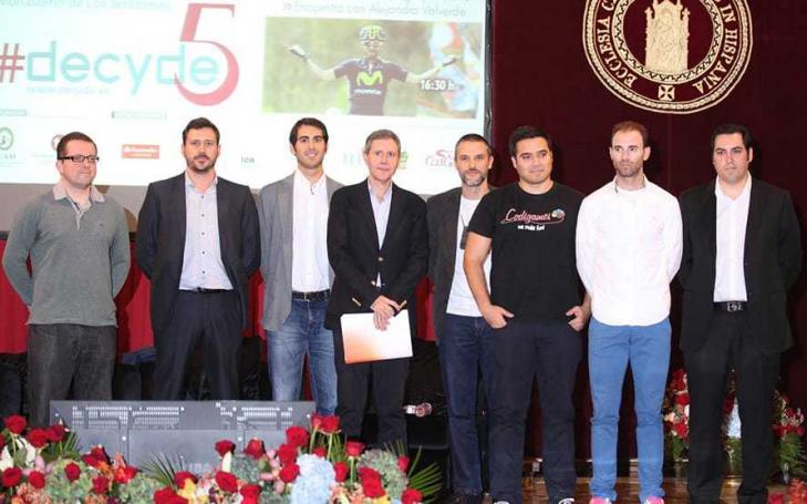 Alejandro Valverde: "Creo que tengo más amigos que enemigos en el pelotón"