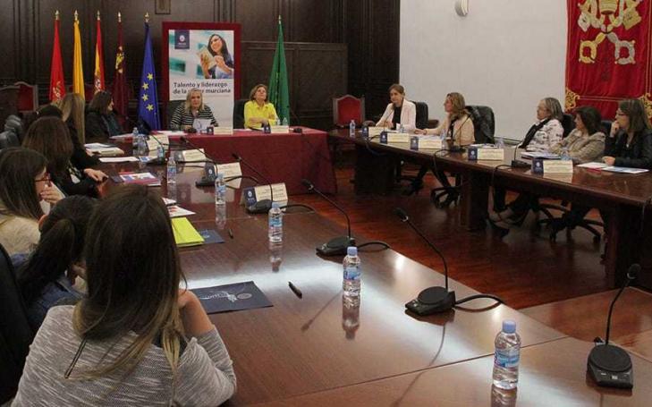 “Faltan medidas que ayuden a la conciliación de la vida laboral y familiar de la mujer”