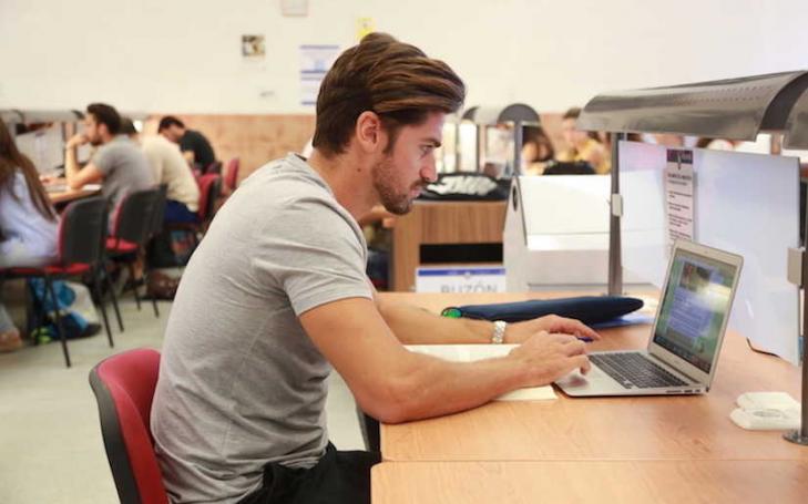 La UCAM lleva al Parlamento Europeo su modelo para la formación universitaria de los deportistas