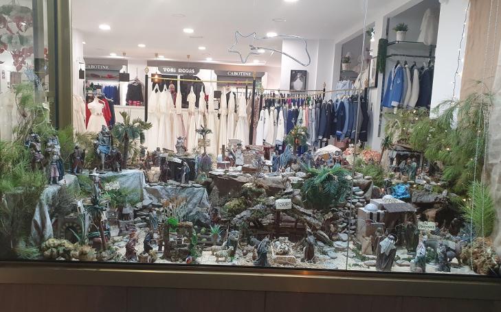 La UCAM de Cartagena ha concedido tres premios al concurso de belenes de establecimientos comerciales