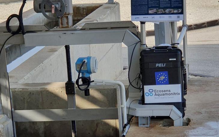 Dispositivo Ecosens Aquamonitrix en el efluente de la EDAR de Los Alcázares