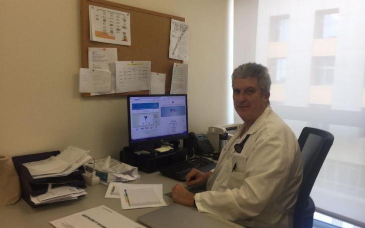 Javier Trujillo, investigador de la UCAM y jefe de servicio de Medicina Interna del Hospital Santa Lucía de Cartagena.