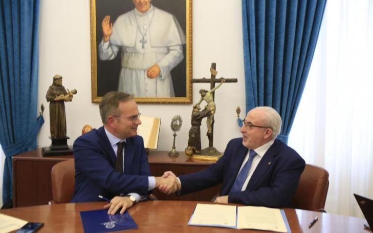 La UCAM crea la Cátedra Europea de Políticas Públicas, Tributos y Familia.