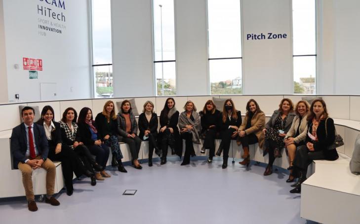 Imagen de las mujeres participantes en el acto celebrado en el UCAM HiTech.