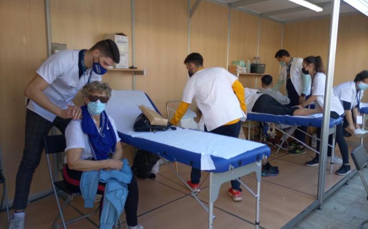 Los alumnos de Fisioterapia realizaron tratamientos descontracturantes