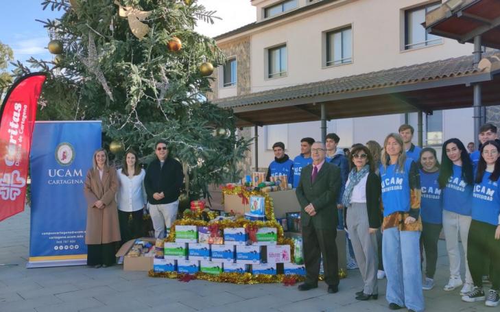 Estudiantes de UCAM Cartagena entregaron alimentos a Caritas