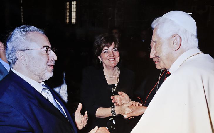 José Luis Mendoza y Benedicto XVI