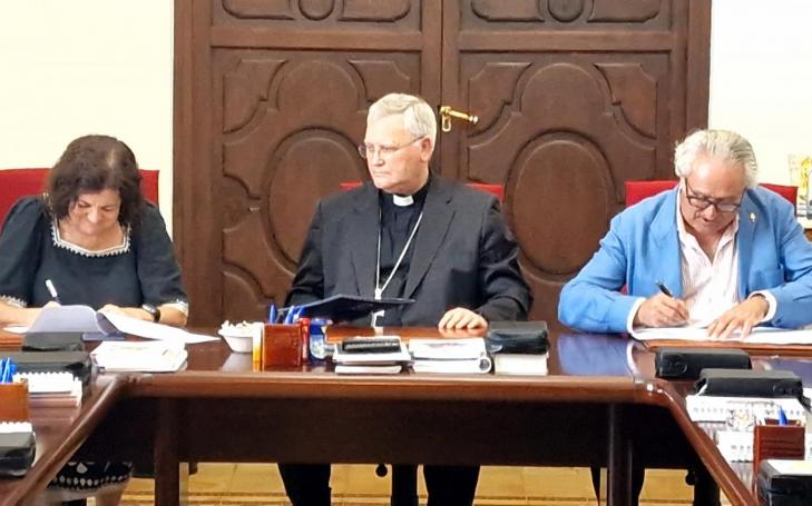 Firma convenio con Jesús Abandonado