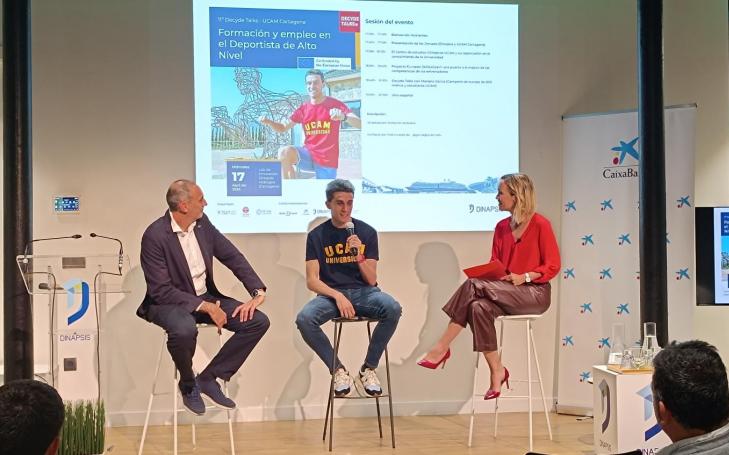 Mariano García en la charla en DInapsis