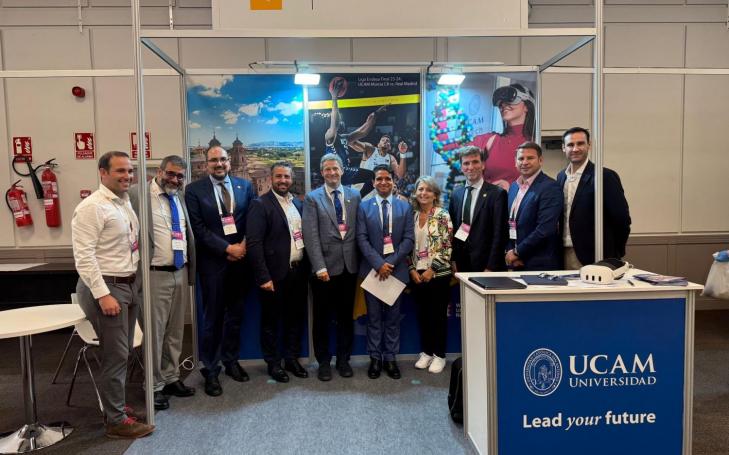 Representantes de la UCAM en el evento.