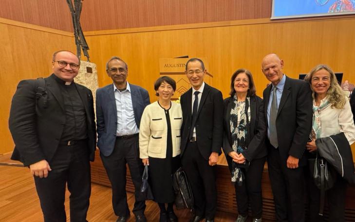 Los investigadores, junto a los presidentes del Instituto Internacional de Neurobioética y de la UCAM, esta semana en el evento.