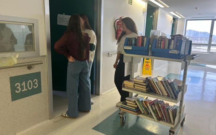 Hospital Santa Lucía, Biblioteca con Alas, Voluntariado