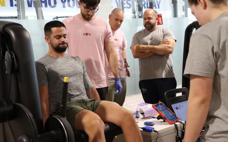 Sus estudios se aplican tanto en el ámbito del deporte como en la prevención de enfermedades asociadas al sedentarismo