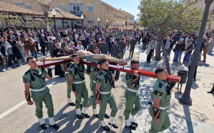El Cristo Universitario de la Salud conmueve en Los Jerónimos