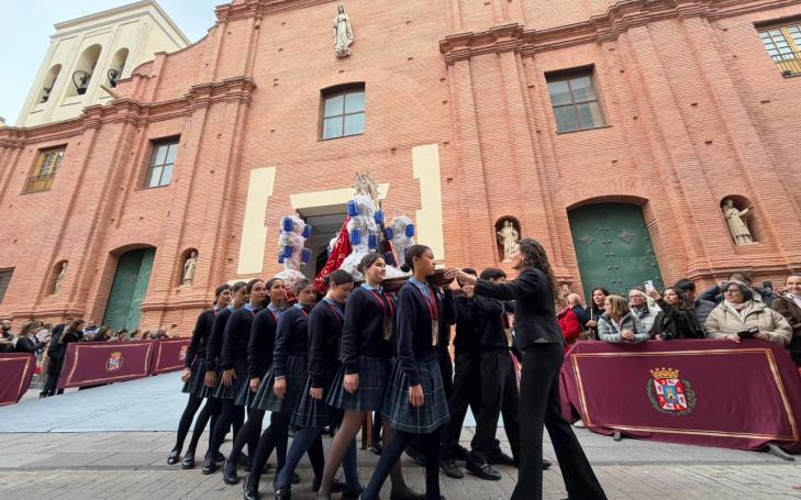Procesion, Ayuntamiento, Colegios