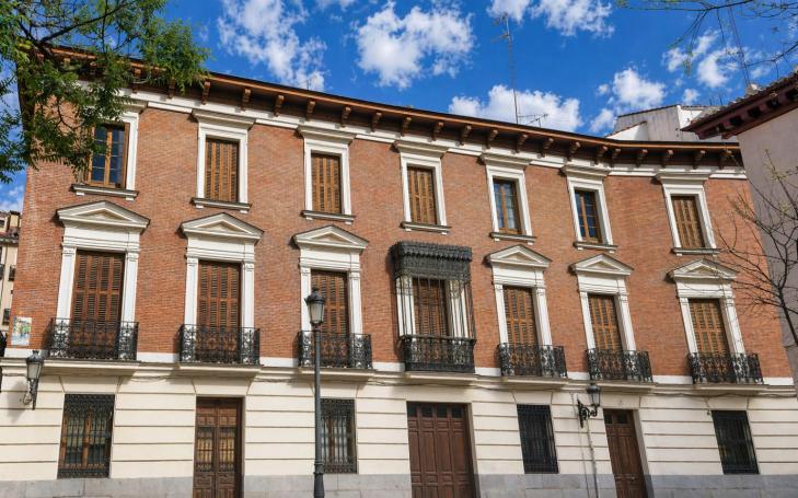 Fachada del Pontificio Instituto JP2 en la Casa de la Familia de Madrid