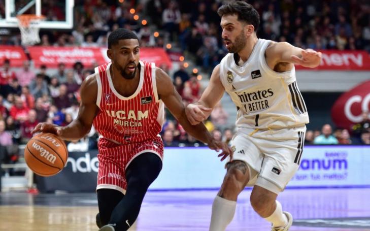 dejulius campazzo ucam cb