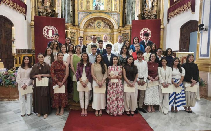 Integrantes de la comunidad universitaria que recibieron la Confirmación.