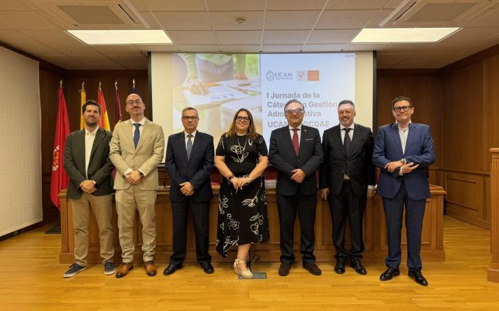 Mesa inaugural de la I Jornada de la Cátedra en Gestión Administrativa.