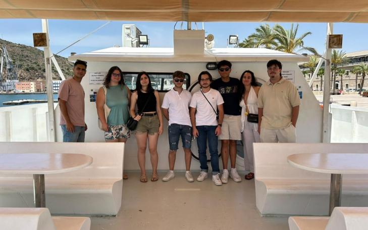 Barco, Puerto, Vida universitaria