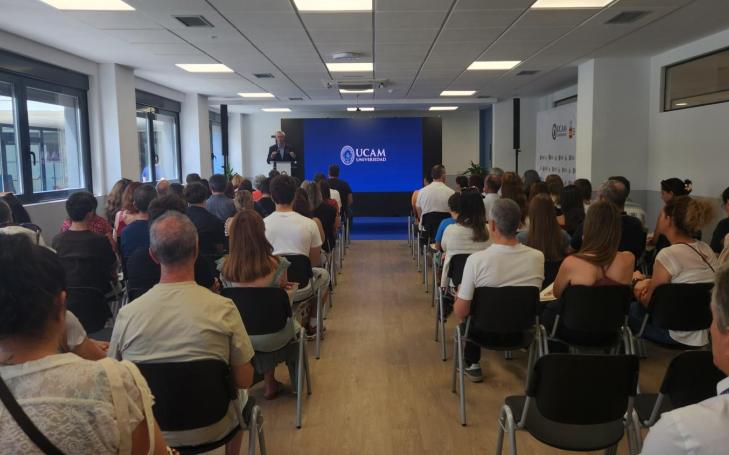 Aula con asistentes a la Jornada