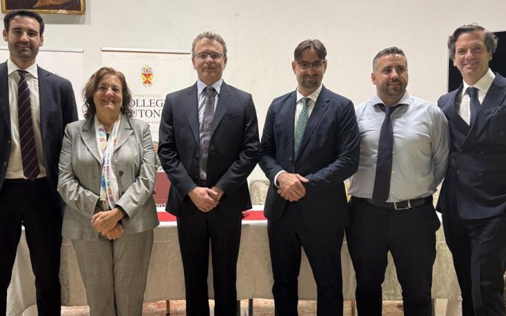 Miembros UCAM con Shane Legg