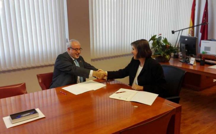 La UCAM firma con el Servicio Murciano de Salud el convenio para las prácticas de Medicina
