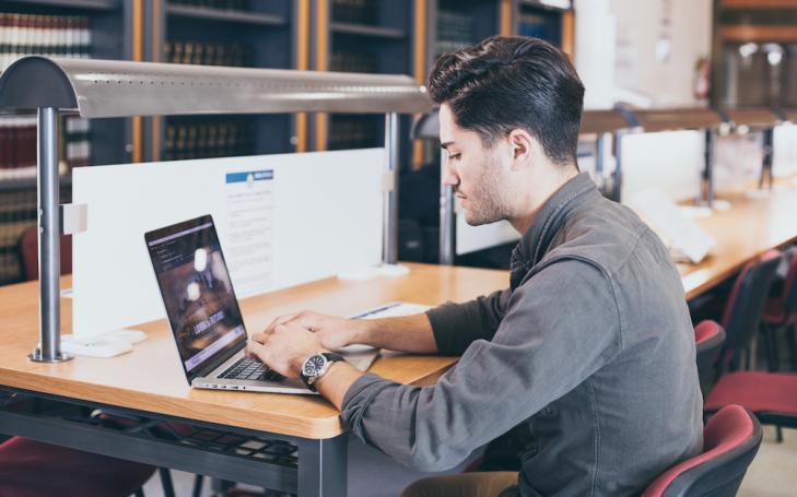 Acceso a libros digitales a través UCAM Biblioteca