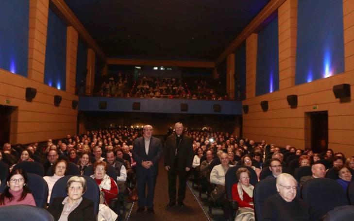  ‘El secreto de la vida’ del obispo Azagra llenó las salas del Cine Rex