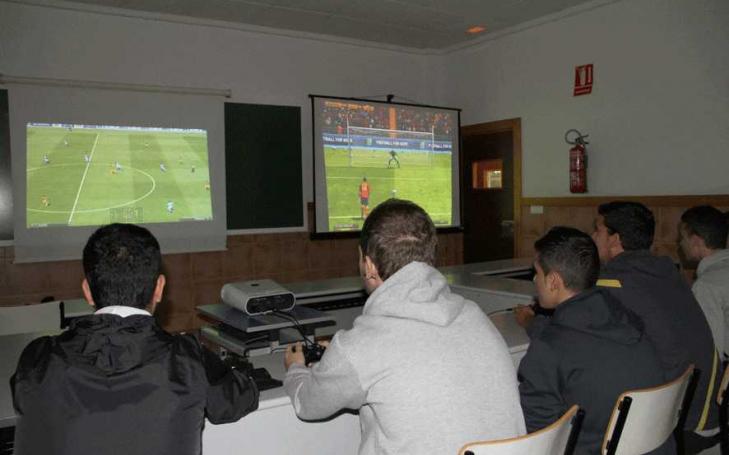 Cerca de 50 personas participan en el Campeonato XBox FIFA 2013 organizado por la UCAM