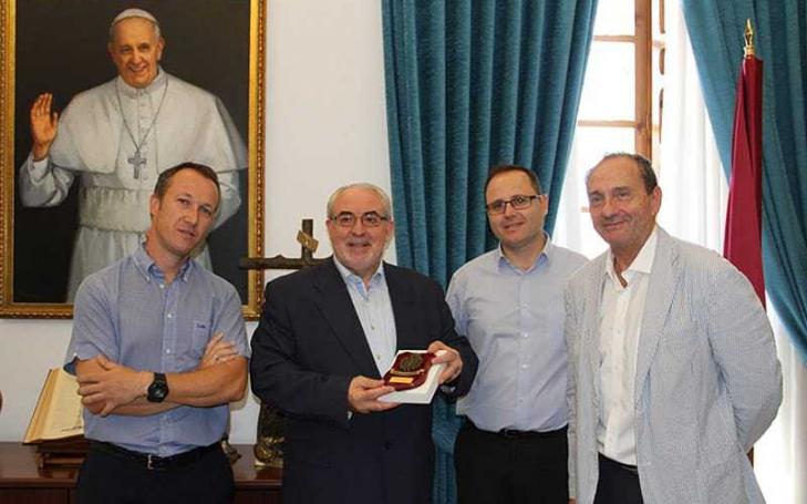 El Colegio de Ingenieros de Telecomunicación reconoce la labor formativa de la UCAM