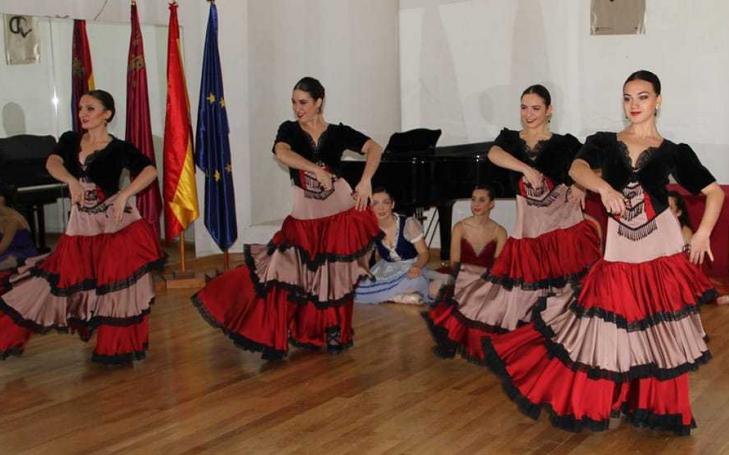 Educación y la UCAM colaboran para prevenir lesiones y mejorar la dieta de los alumnos del Conservatorio Profesional de Danza