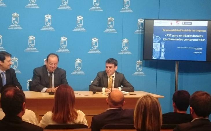 La Cátedra de RSC de la UCAM reúne a los ayuntamientos para poner en común políticas sociales