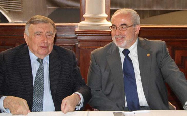 José Luis Mendoza acompaña a Luis María Anson en el Foro Nueva Murcia