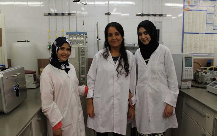 Estudiantes de doctorado de la Mustapha Stambouli de Argelia investigan en la UCAM sobre aceites esenciales 