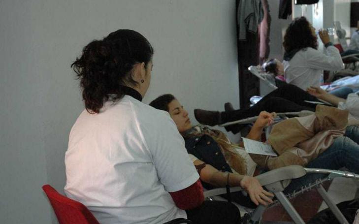 Estudiantes y personal de la UCAM donan sangre