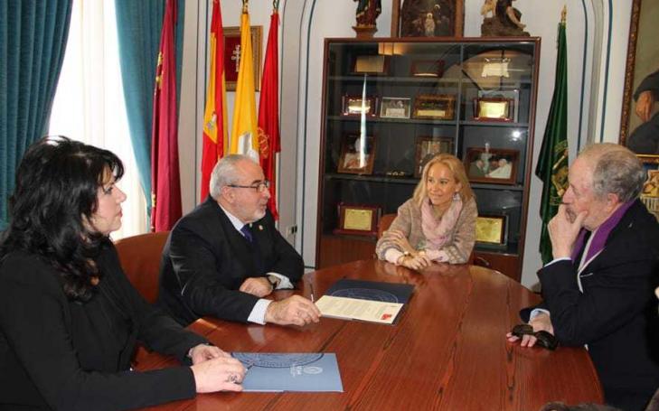 La UCAM y la Sociedad Española de Farmacia Comunitaria aúnan fuerzas