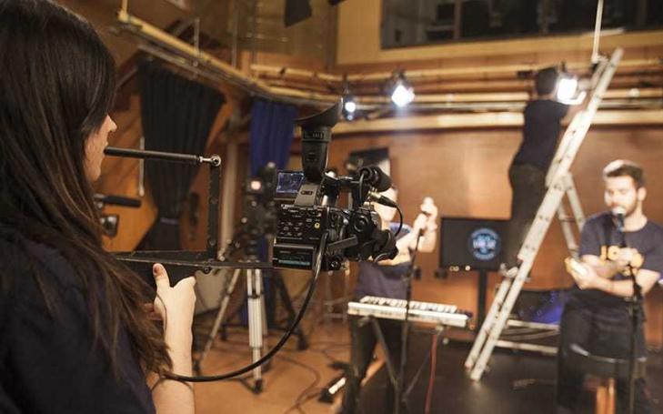 Estudiantes de Comunicación Audiovisual participan en el rodaje de ‘Venganza 3’, con Liam Neeson