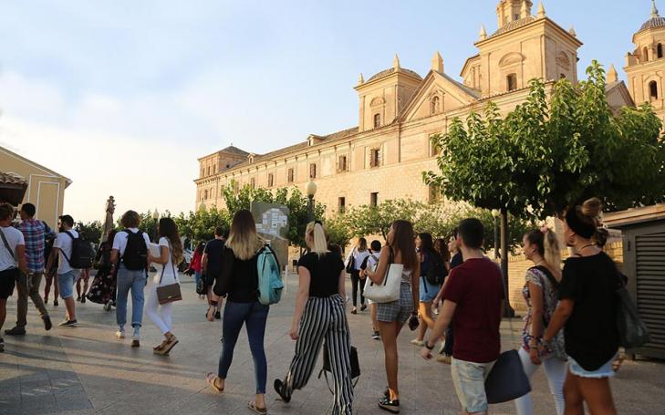 Inicio de curso con un nuevo aumento de estudiantes y potenciando la internacionalización