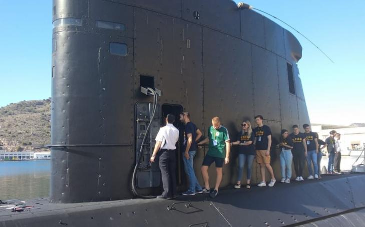 Estudiantes de Comunicación de la UCAM colaboran con el Arsenal de Cartagena en un simulacro de salvamento de un submarino