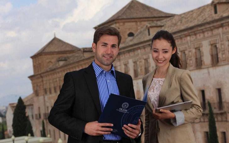 La UCAM permite estudiar Administración y Dirección de Empresas en inglés