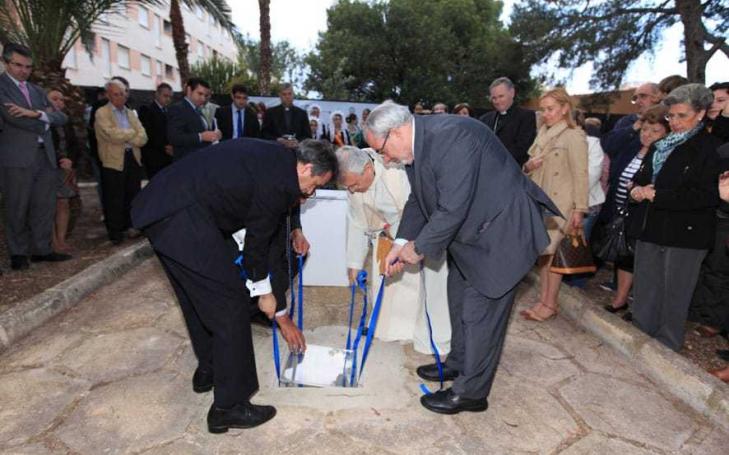 La UCAM y el ayuntamiento de San Juan de Alicante ponen la primera piedra de la futura Universidad Católica de Alicante