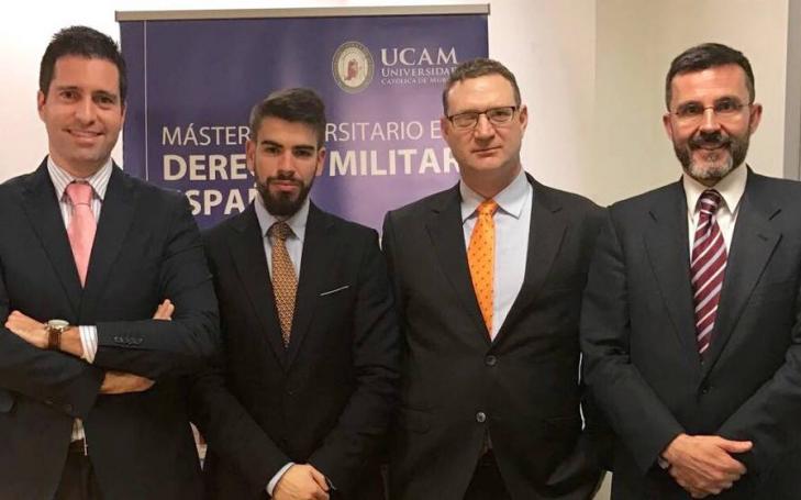El director de la Asesoría Jurídica del Mando de la OTAN, en el Máster de Derecho Militar Español