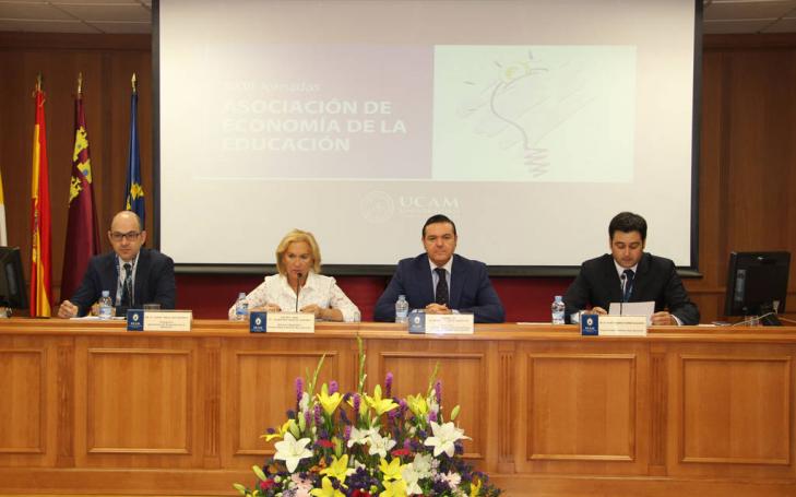 Cien investigadores de más de 60 universidades españolas y extranjeras debaten en la UCAM sobre la Economía de la Educación