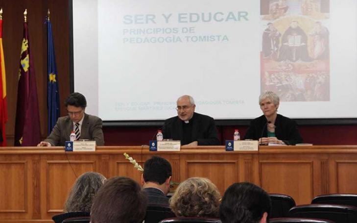 Debate sobre la educación a través del pensamiento de Santo Tomás de Aquino