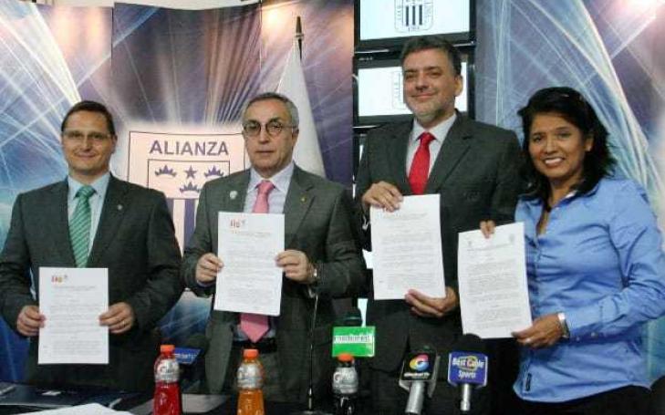 La UCAM firma un convenio con el Club Alianza Lima de Perú