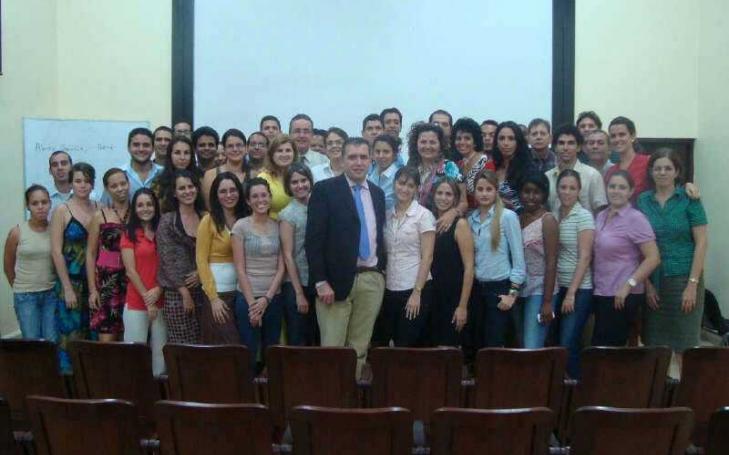 La UCAM forma en Dirección de Empresas en Cuba